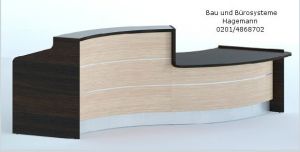 Nr. 12 wenge/eiche hell Theke 336 cm lang s-f�rmig beleuchtet