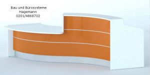 Nr. 30 wei�e/ orange hochglanz Theke 336 cm lang s-f�rmig