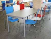 206 Kantine St�hle rot weiss hell blau hell-blau