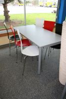 201 Exklusive Kantinenst�hle schwarz rot weiss
