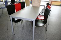 216 Kantinenst�hle lackiert schwarz rot hochglanz
