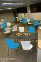 N 11 moderne bunte St�hle Chrombeine Holz wei� meerblau