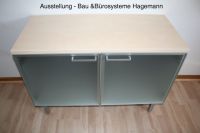Nr. 7 Sideboard satiniertes Glas ahorn alu