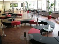 32 Sitzbank Sitzb�nke Bank B�nke schwarz rot Leder chrom