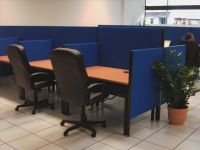 21 Callcenterm�bel Trennw�nde Auftischelemente blau