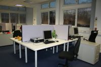 4 Callcenterm�bel Trennw�nde Auftischelemente lichtgrau