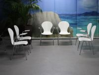 Nr 8d Mehrzweckst�hle weisse St�hle mit Armlehne