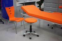 Nr 9c Mehrzweckst�hle orange St�hle ohne Armlehne