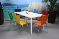 Nr 22 Mehrzweckst�hle, bunte St�hle mit und ohne Armlehne