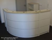 Nr 13g moderne_Theken_Empfangstheke halbrund mit Glastop