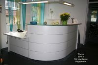 Nr 26 moderne_Theken_sch�ne Empfangstheke mit Besucheransatz