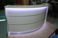 1.0.0.1A Exklusive Theke Tresen weiss gerundet 230 cm
