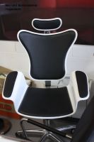 Superchic 25 Stuhl Design modern schwarz weiss Form gerundet