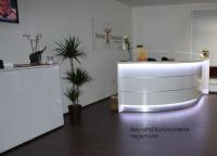 Theke weiss mit Beleuchtung 293 cm x 160 cm Aufstellmass