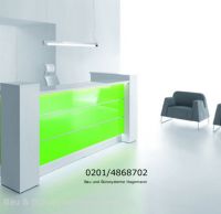 V3 Theke Front gr�n Beleuchtung erh�hte Seitenk�sten 223cm