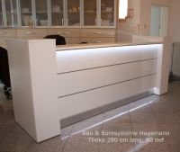V5 Theke Front weiss Beleuchtung erh�hte Seitenk�sten 223cm