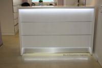 V14 Theke Front weiss Beleuchtung Zierstreifen 165 cm