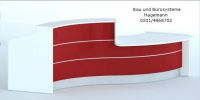 Nr. 33 wei�e/rot hochglanz Theke 336 cm lang s-f�rmig mit Licht