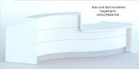 Nr. 35 wei�e/ wei� hochglanz Theke 336 cm lang s-f�rmig Licht
