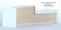 Nr. 37 wei�e/ eiche hell Theke 336 cm lang s-f�rmig mit Licht