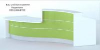 Nr. 28 wei�e/gr�n hochglanz Theke 336 cm lang s-f�rmig Licht