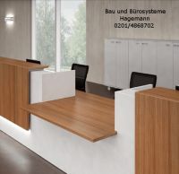 1.1.6 Verwaltungstheke wei�e Theke/ Walnu� Frontaufsatz