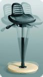 Stehhilfe mit beweglichen Fu�teller aus Buchenschichtholz