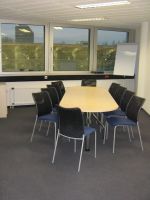 Besprechungstisch 3 m  St�hle CallCenter ahorn grau blau 10 Pers